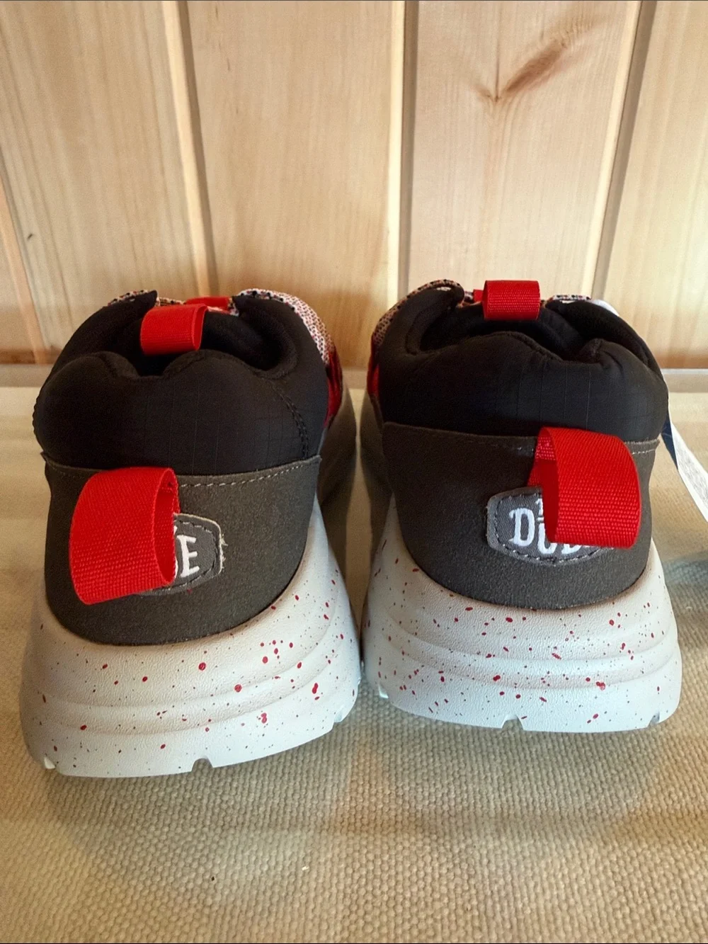NWT HEYDUDE Sirocco Trek Youth Sport Black/Red Sneakers - Size US 6